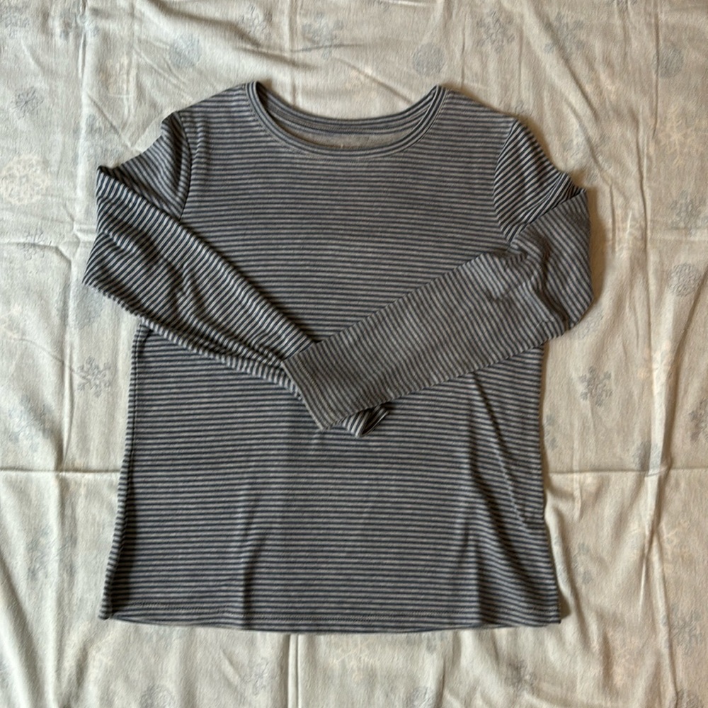Women’s blue striped cglcg long sleeve shirt size small